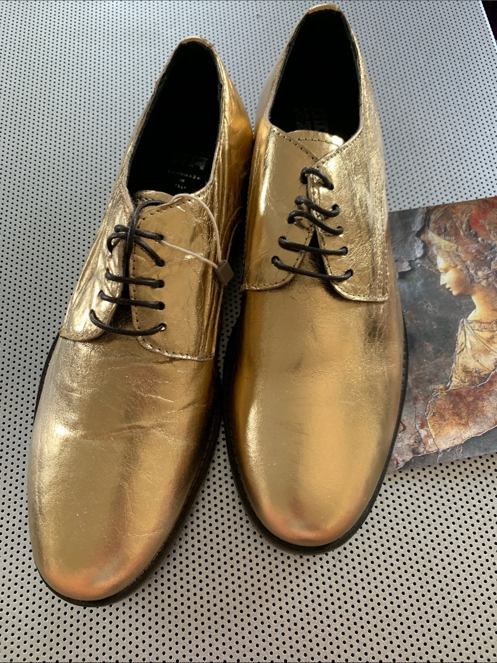 Moma women’s Metallic Gold Derby Lace-Up Shoes